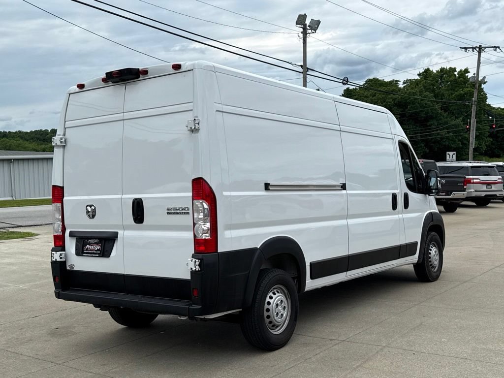 Used 2025 RAM ProMaster 2500 w/ Convenience Group FWD image 17