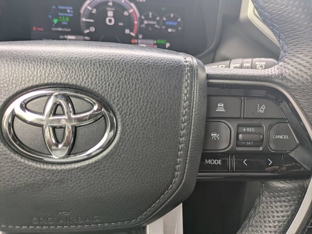 Used 2024 Toyota Sequoia Platinum w/ TRD Off-Road Package AWD/4WD image 17