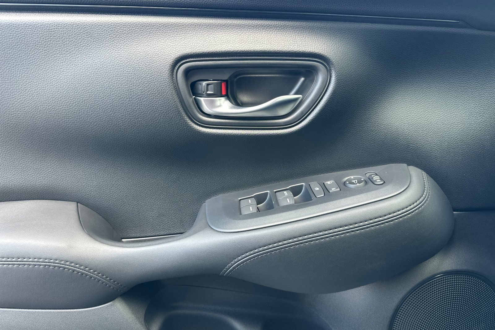 New 2027 Honda HR-V LX image 10