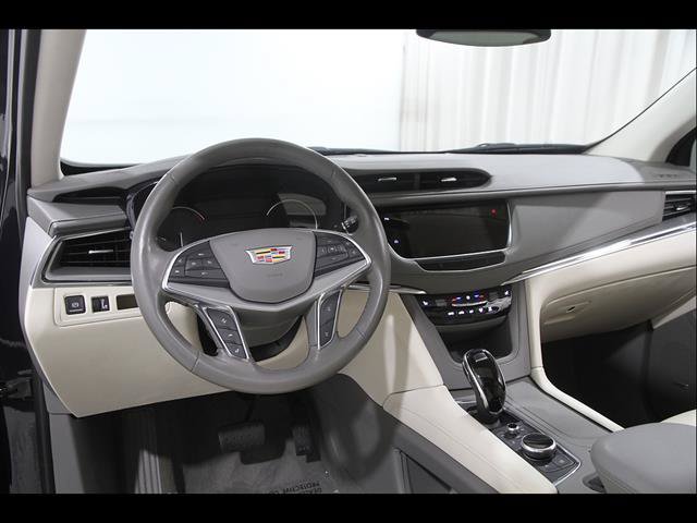 Used 2021 Cadillac XT5 Premium Luxury AWD/4WD image 6