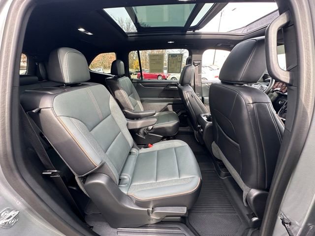 Used 2024 GMC Acadia AT4 w/ Luxury Package image 33