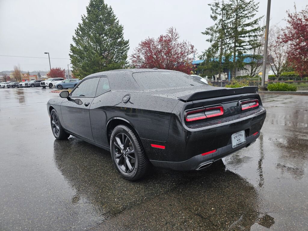 Used 2022 Dodge Challenger SXT w/ Blacktop Package image 5