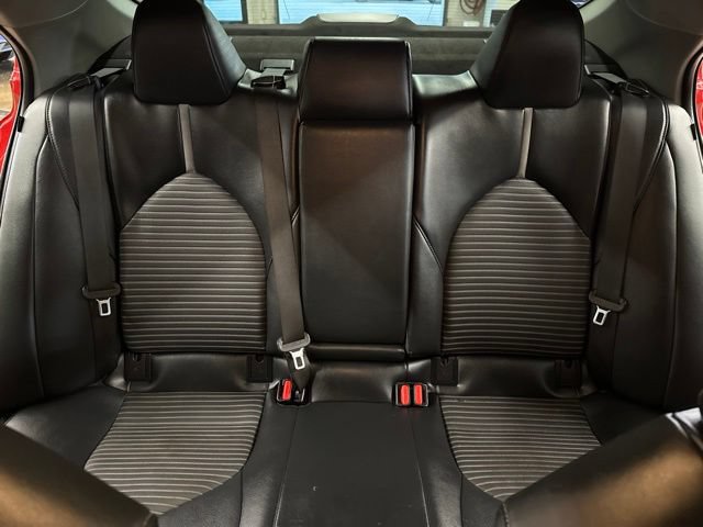 Used 2020 Toyota Camry SE FWD image 27