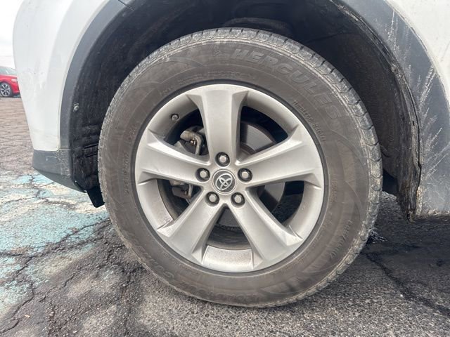 Used 2015 Toyota RAV4 XLE image 10
