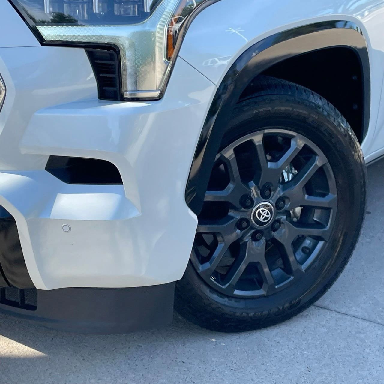 Used 2025 Toyota Sequoia Platinum AWD/4WD image 9