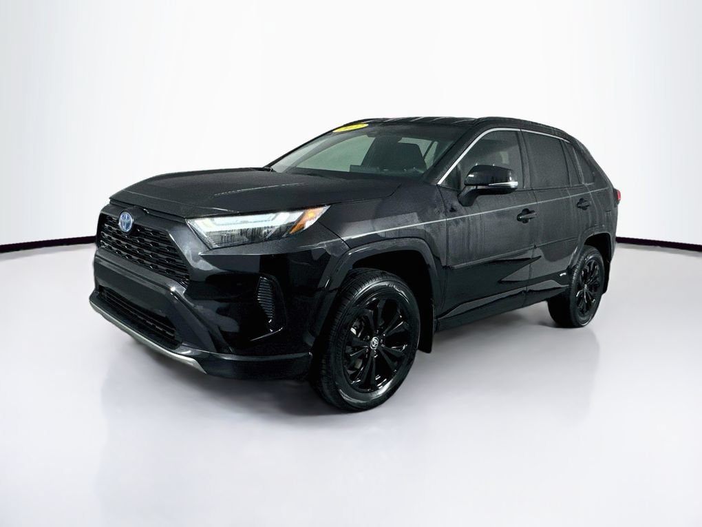 Used 2022 Toyota RAV4 SE AWD/4WD image 3