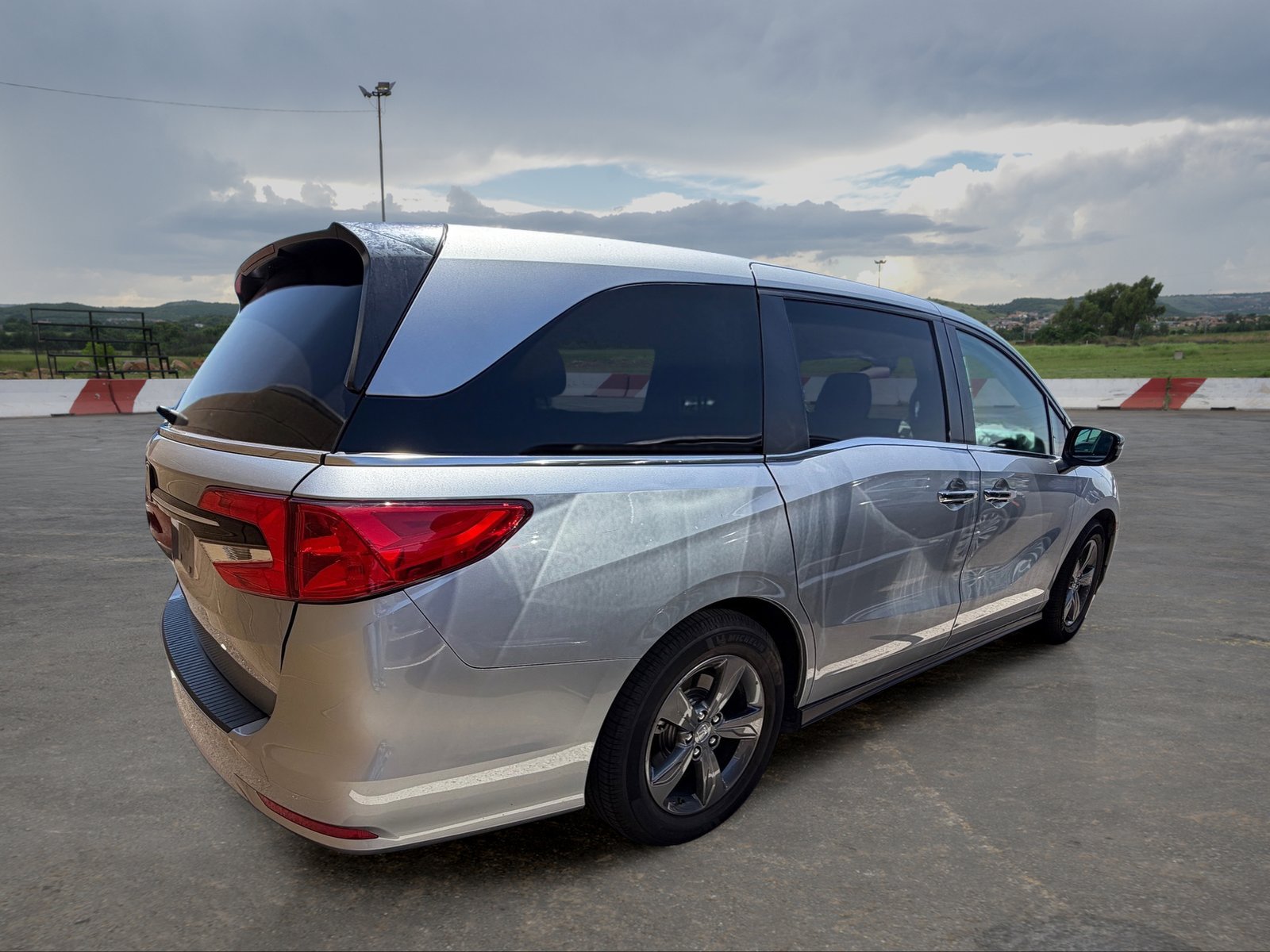 Used 2022 Honda Odyssey EX image 3