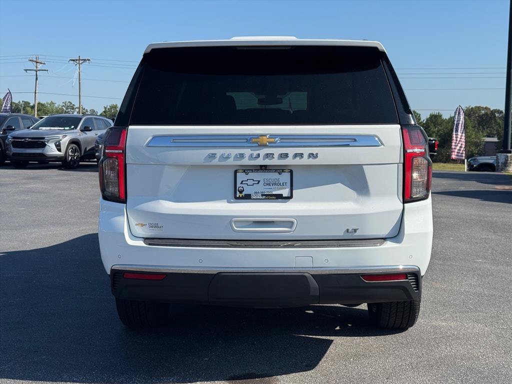 Used 2022 Chevrolet Suburban LT AWD/4WD image 4