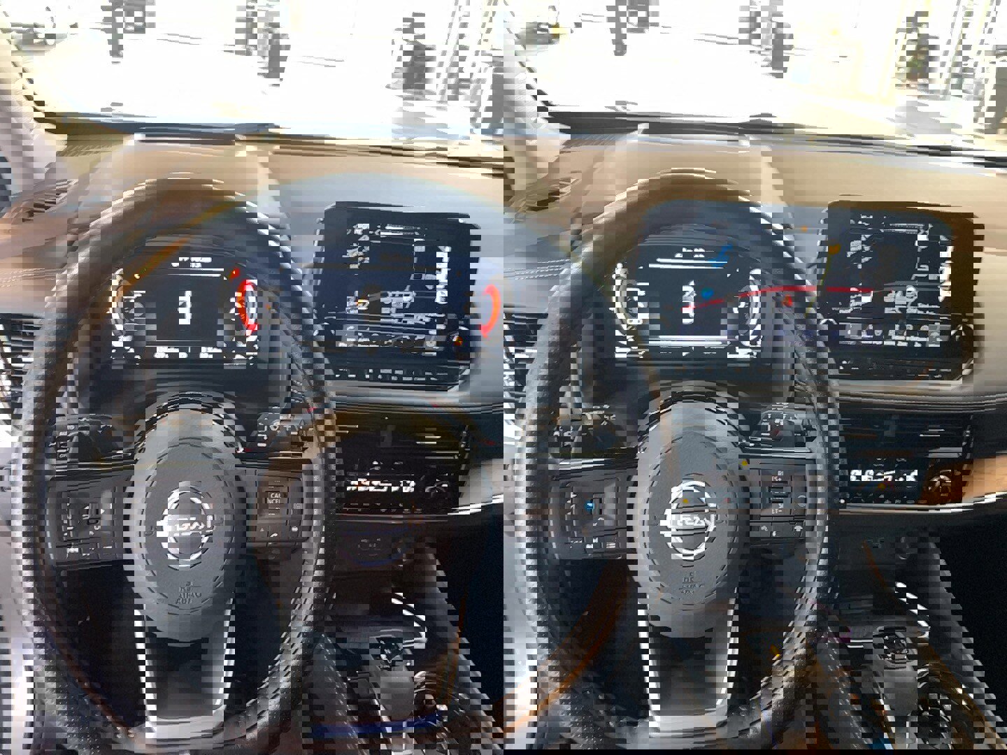 Used 2022 Nissan Rogue Platinum w/ Head-Up Display Package image 22