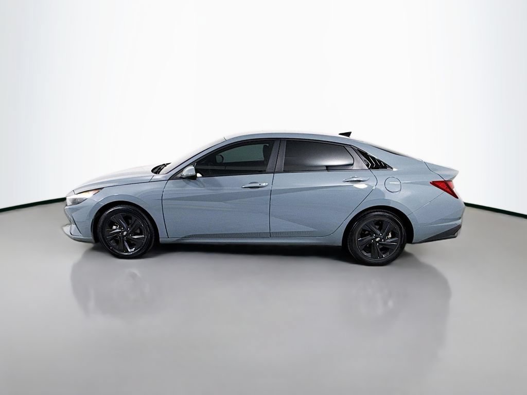 Used 2022 Hyundai Elantra SEL FWD image 8