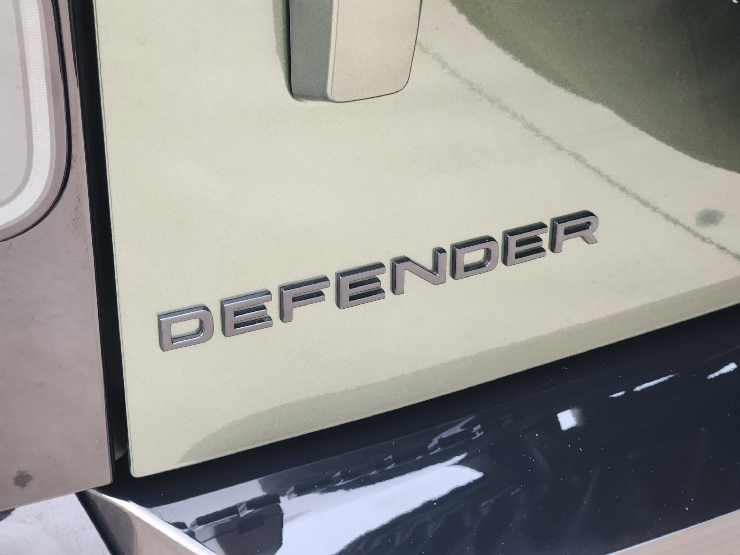 New 2026 Land Rover Defender 110 S AWD/4WD image 32