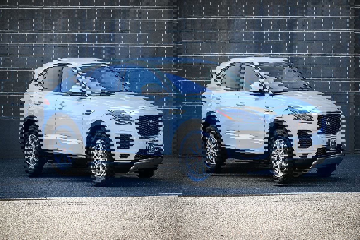 Used 2018 Jaguar E-PACE image 2