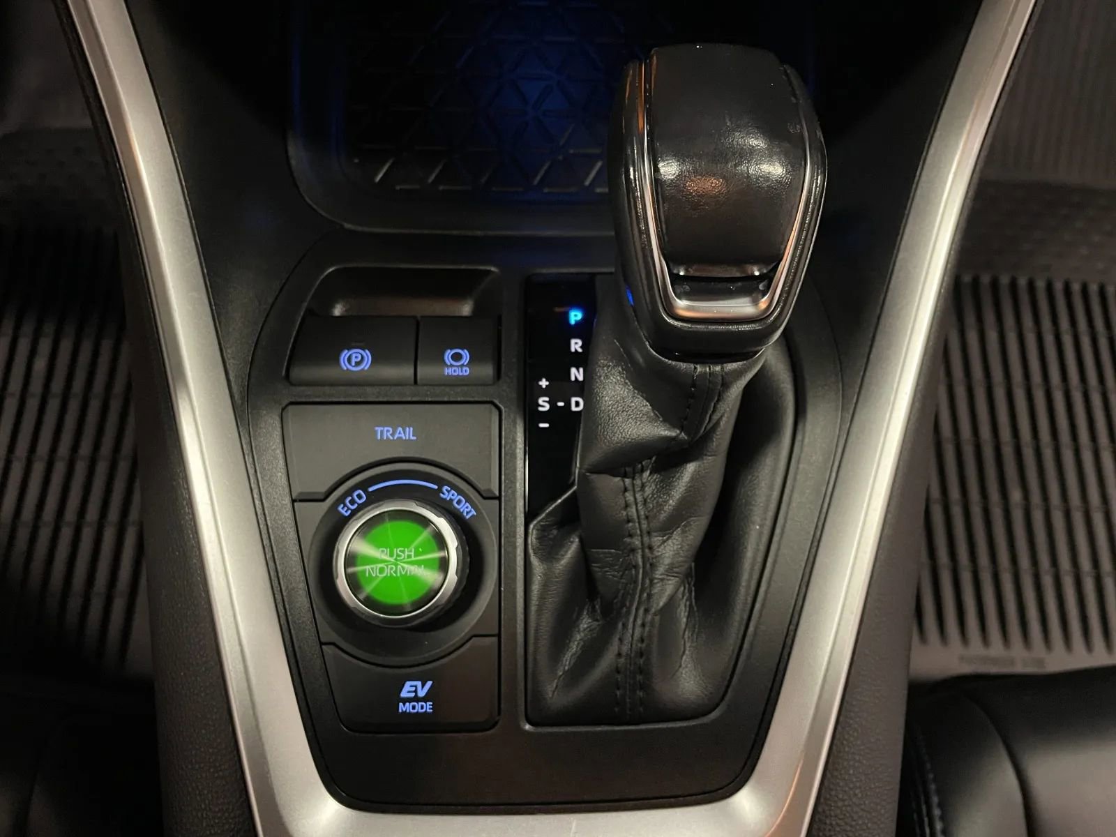 Used 2020 Toyota RAV4 XSE w/ XSE Grade Weather Package image 37