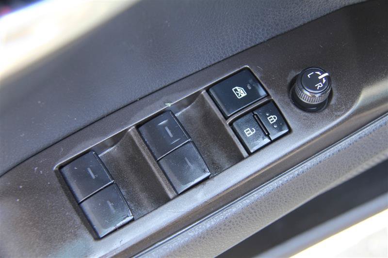 Used 2022 Toyota Camry SE w/ Cold Weather Package FWD image 16