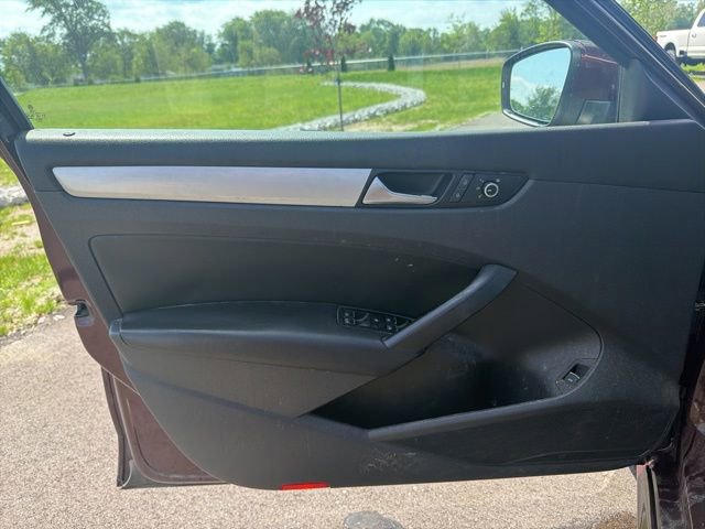 Used 2013 Volkswagen Passat TDI SE FWD image 18