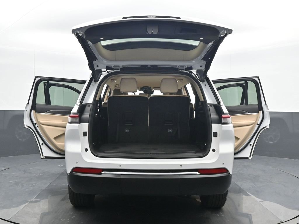 Used 2022 Jeep Grand Cherokee L Limited image 25