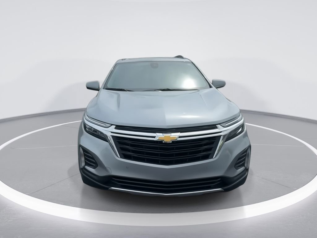 Used 2024 Chevrolet Equinox LT AWD/4WD image 3