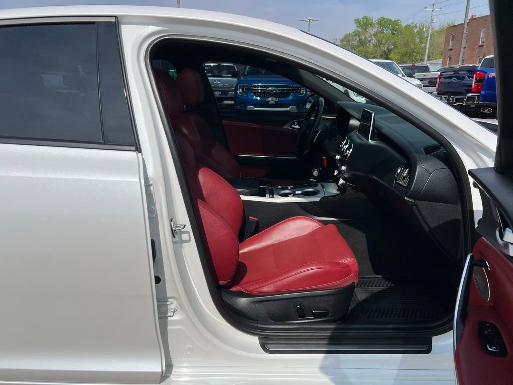 Used 2019 Kia Stinger GT1 AWD/4WD image 23