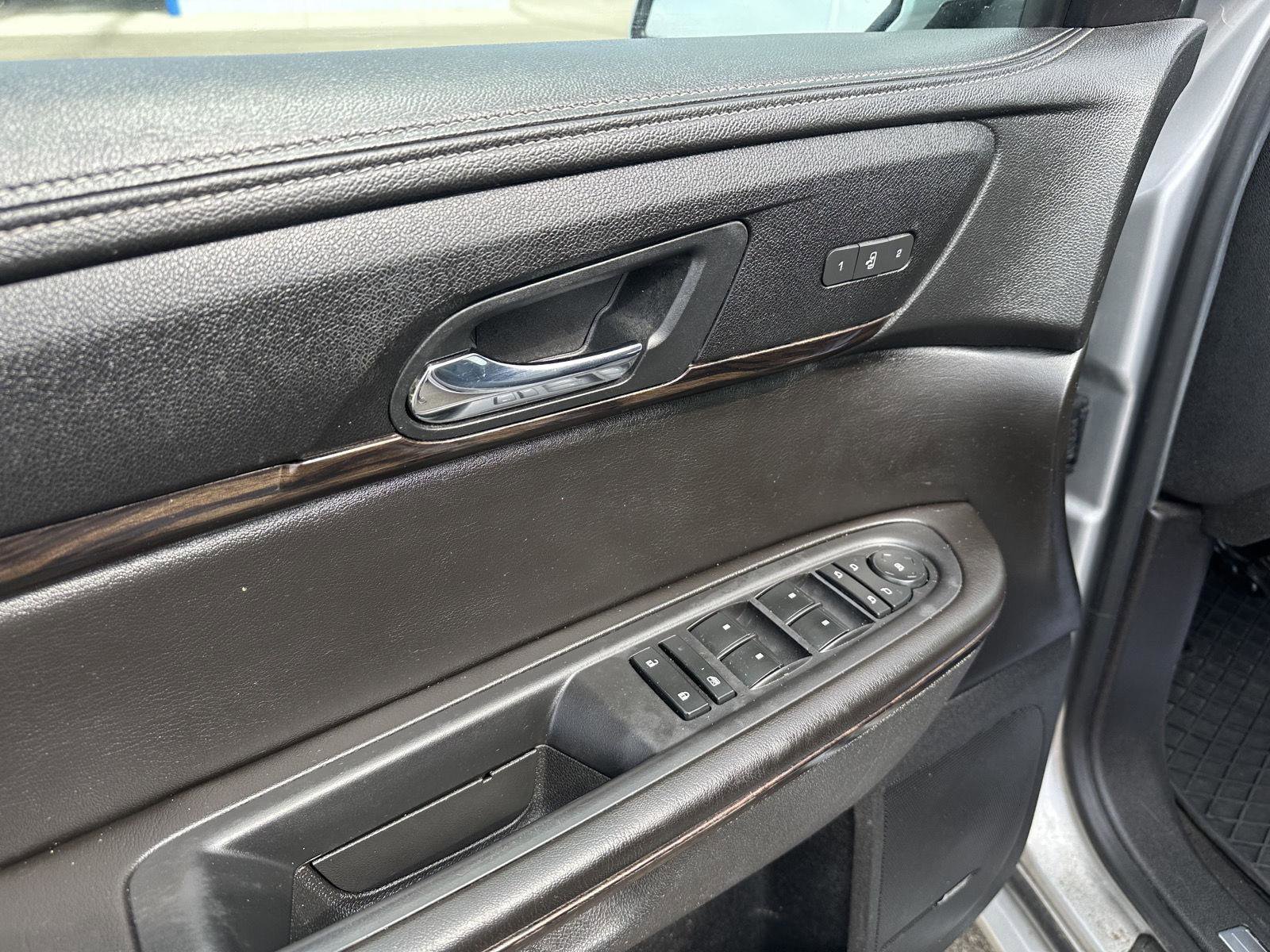 Used 2016 GMC Acadia Denali image 19