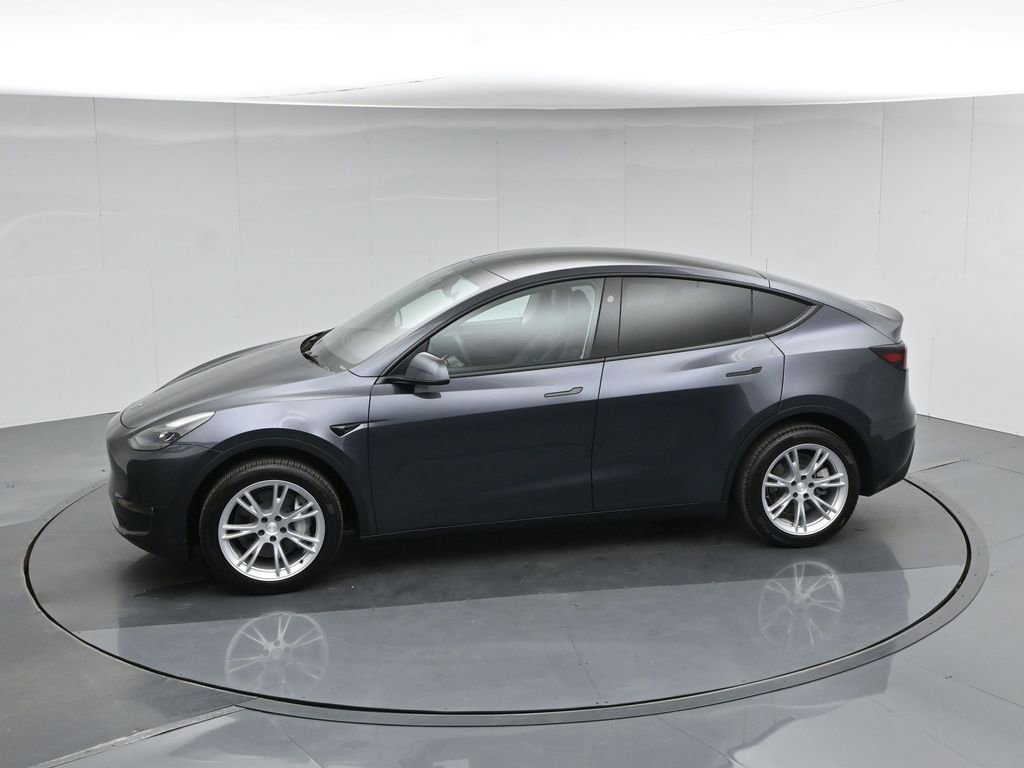 Used 2024 Tesla Model Y Long Range image 40