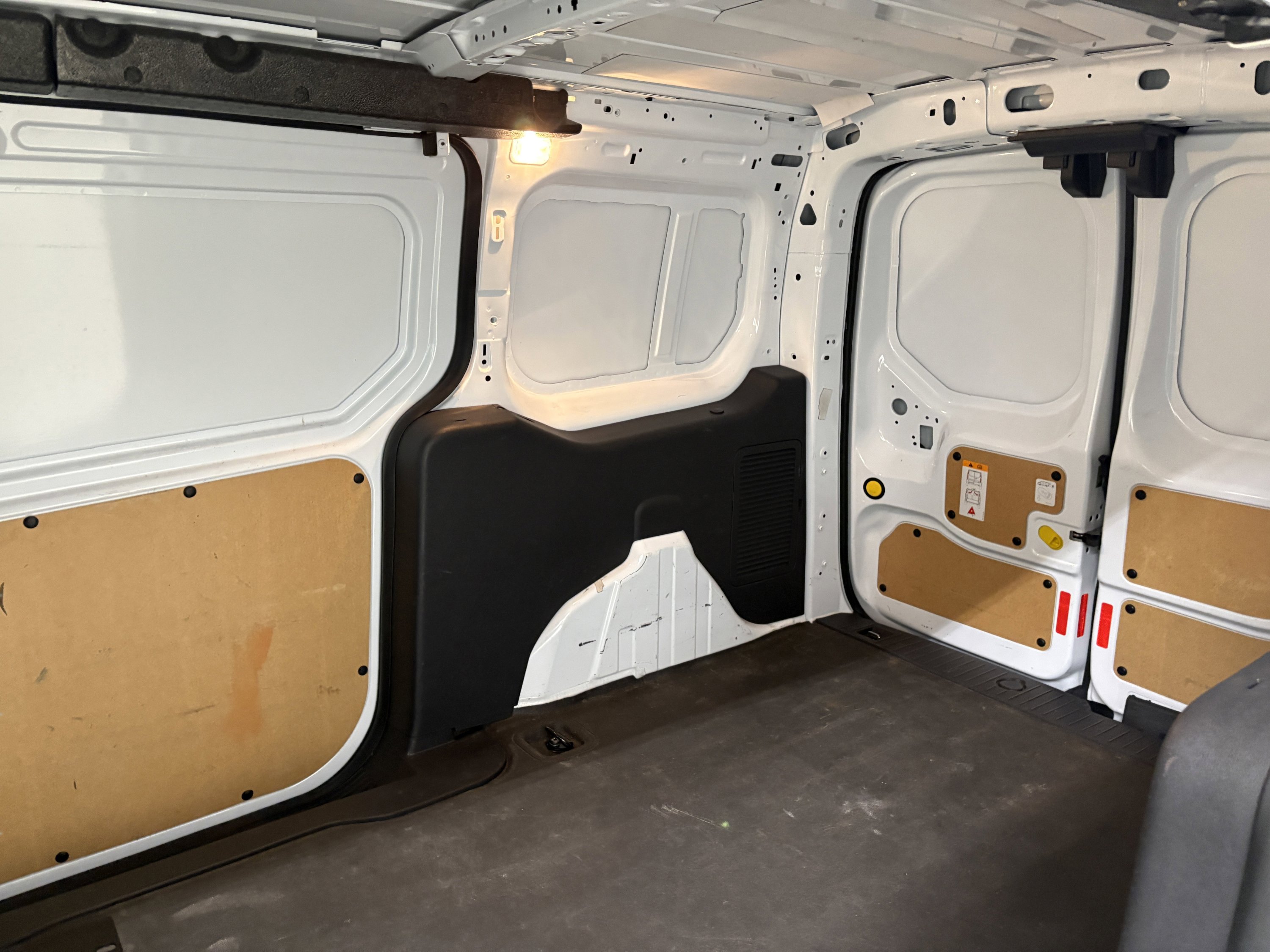 Used 2016 Ford Transit Connect XL image 11
