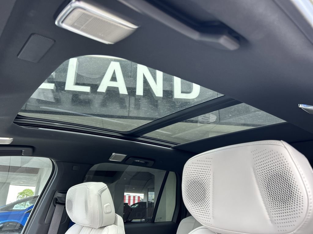 New 2026 Cadillac Vistiq Luxury image 22