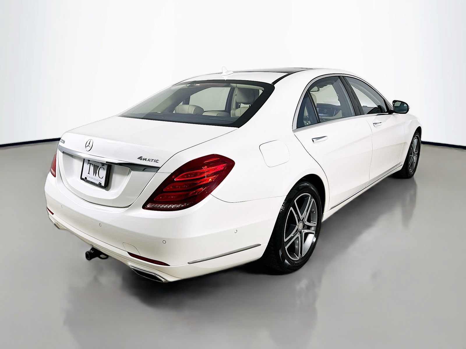 Used 2016 Mercedes-Benz S 550 4MATIC Sedan image 5