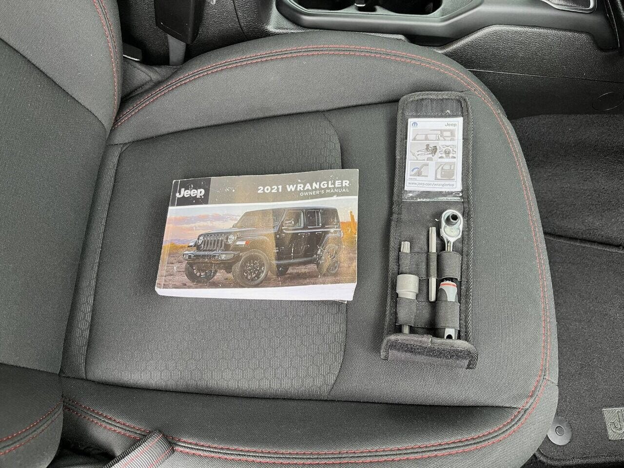 Used 2021 Jeep Wrangler Unlimited Rubicon image 37