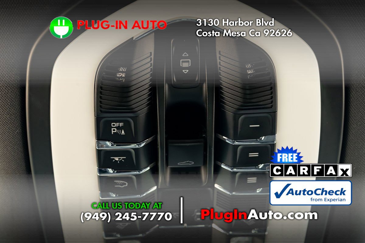 Used 2021 Porsche Macan S AWD/4WD image 18