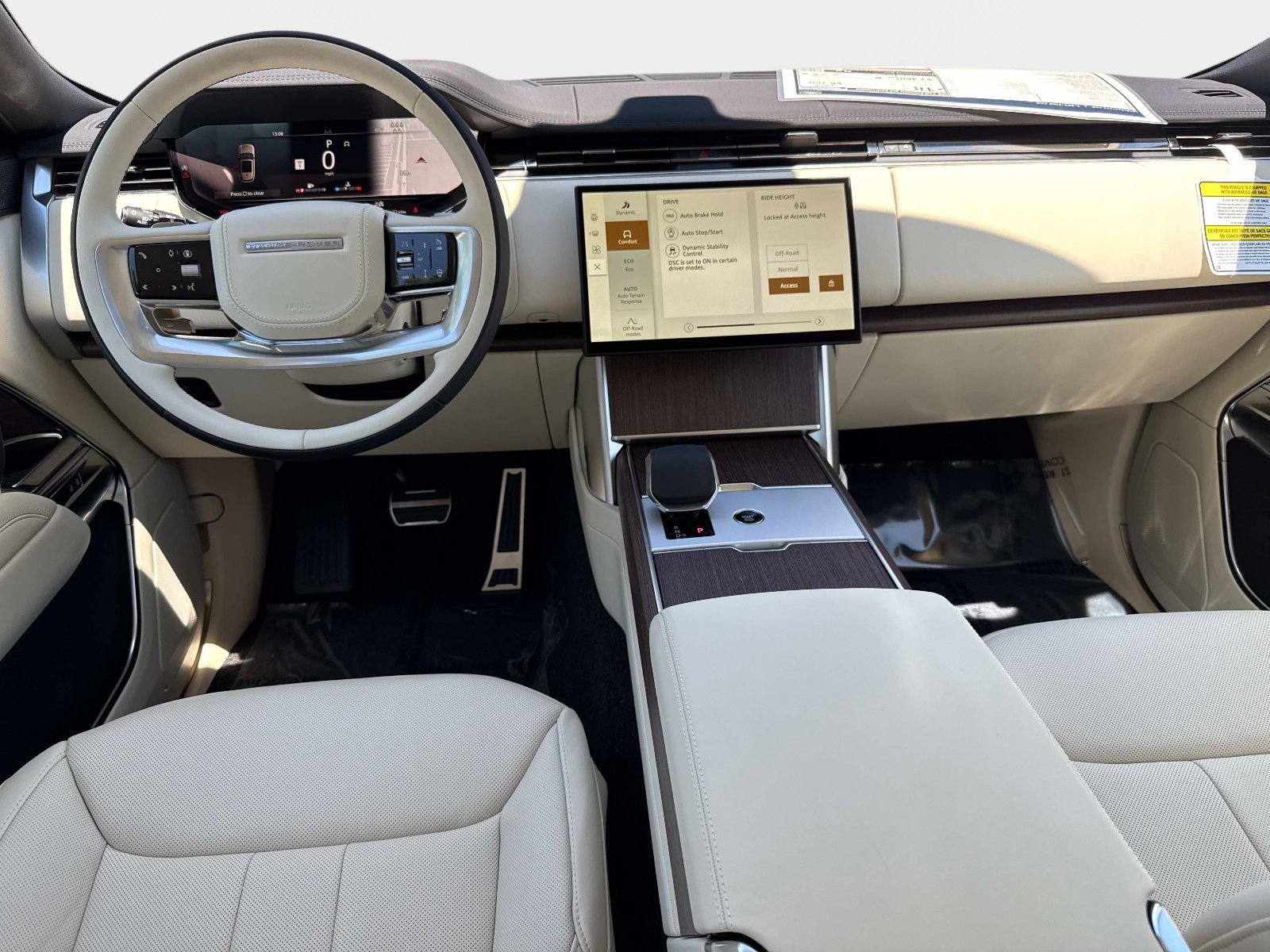 New 2026 Land Rover Range Rover Long Wheelbase SE AWD/4WD image 17