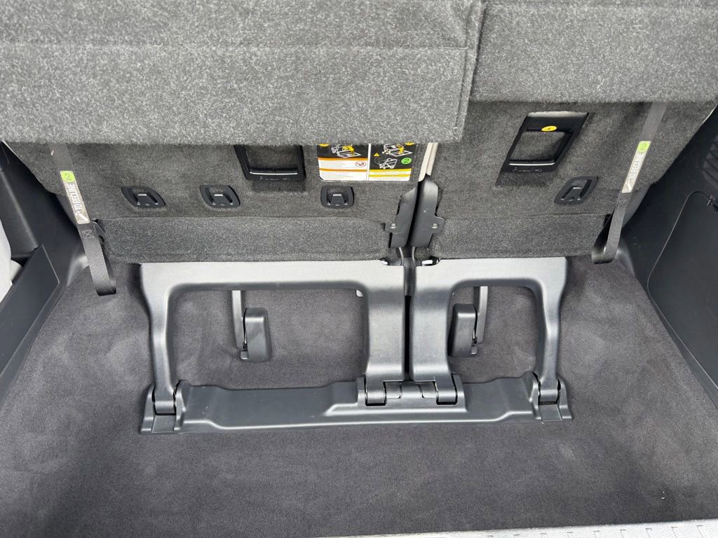 Used 2025 Toyota Sienna LE FWD image 20