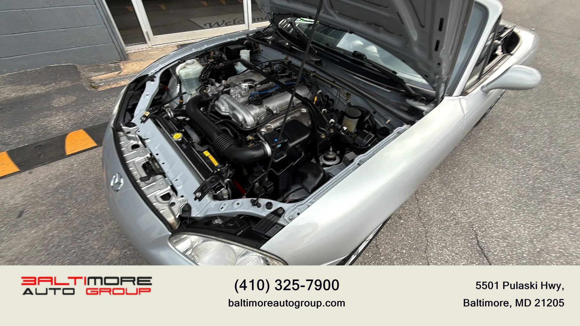 Used 2004 MAZDA MX-5 Miata w/ Cloth Azure Blue Pkg RWD image 27
