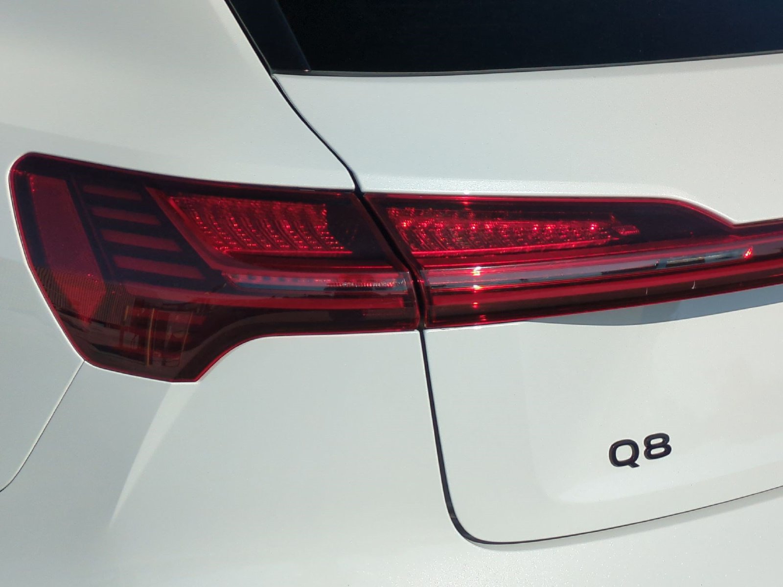 Used 2024 Audi Q8 e-tron Premium Plus AWD/4WD image 18
