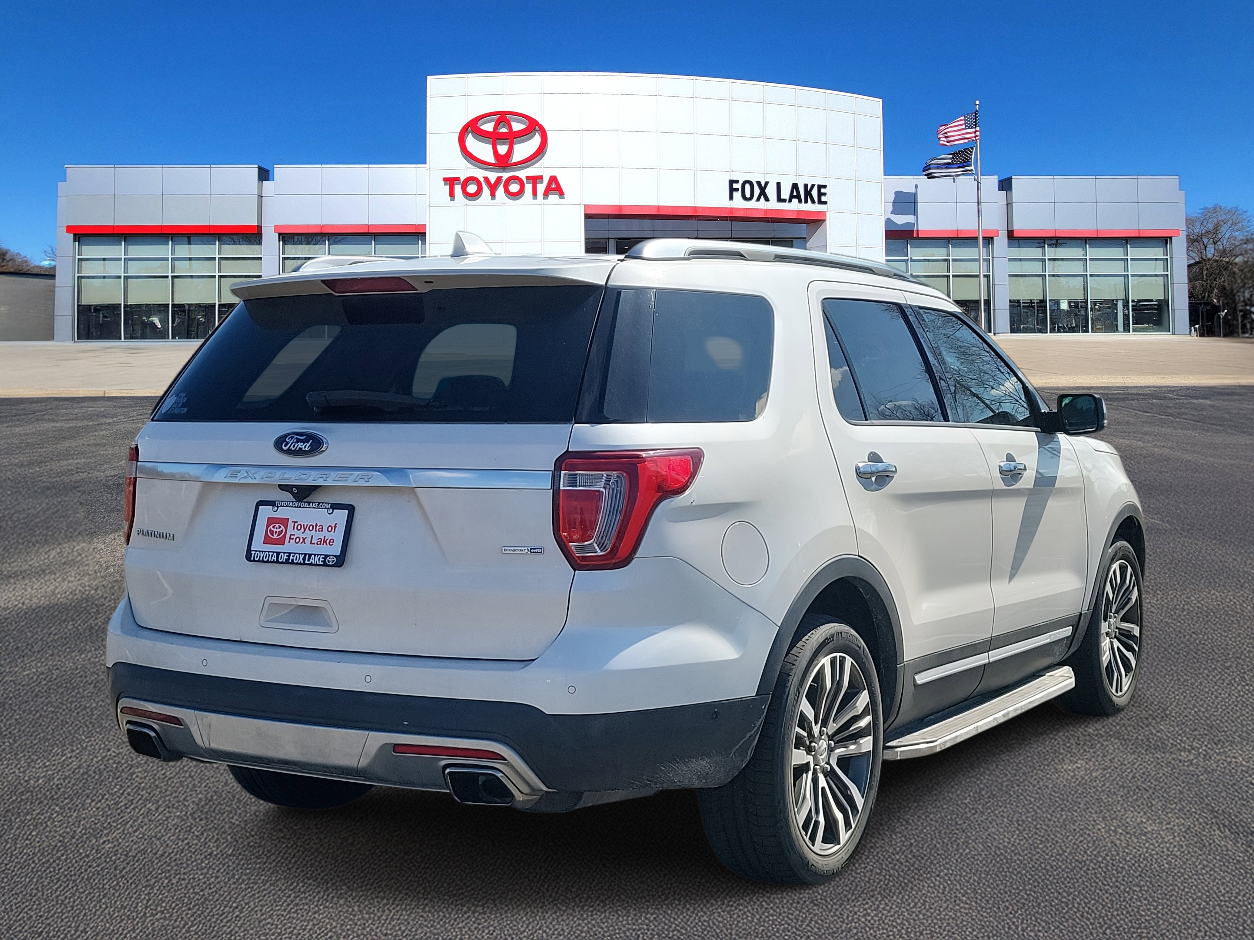 Used 2016 Ford Explorer Platinum image 4