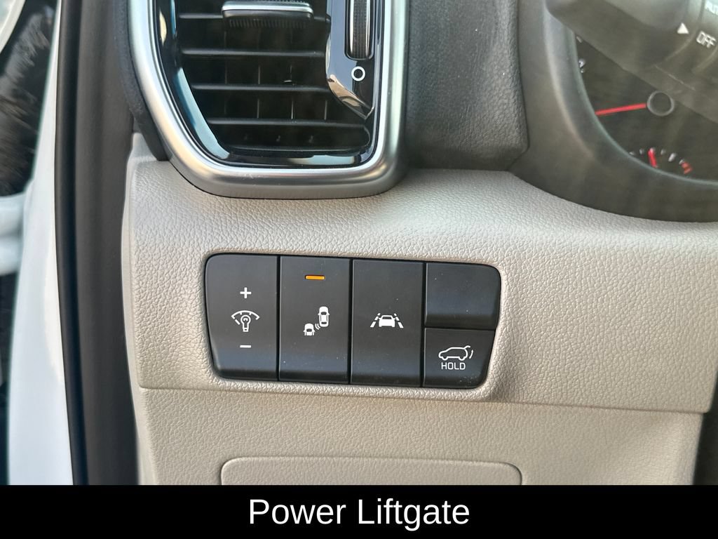 Used 2022 Kia Sportage EX w/ EX Technology Package FWD image 16