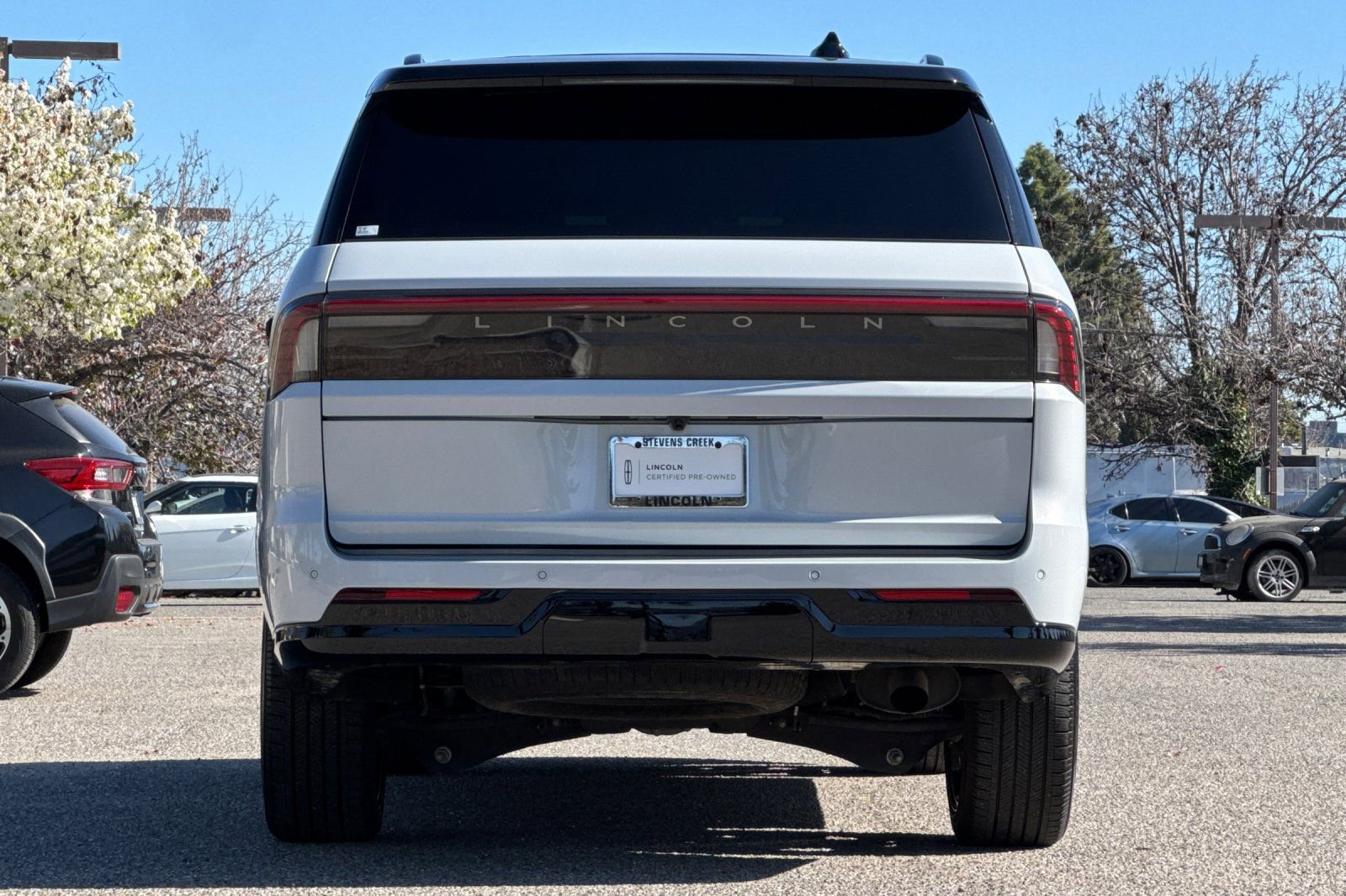 Certified 2025 Lincoln Navigator L Reserve image 5