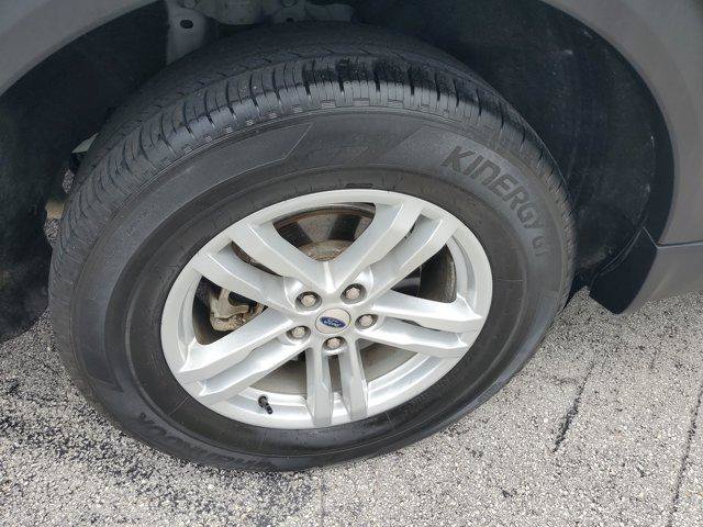 Used 2024 Ford Explorer XLT w/ Equipment Group 202A AWD/4WD image 9