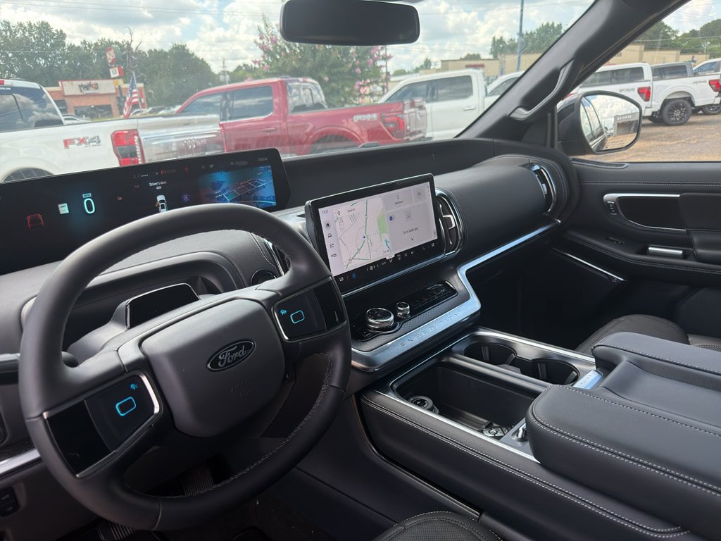 New 2026 Ford Expedition Platinum w/ Stealth Appearance Package AWD/4WD image 28