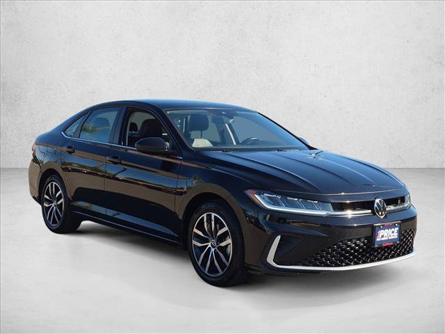 Used 2025 Volkswagen Jetta SE FWD image 3