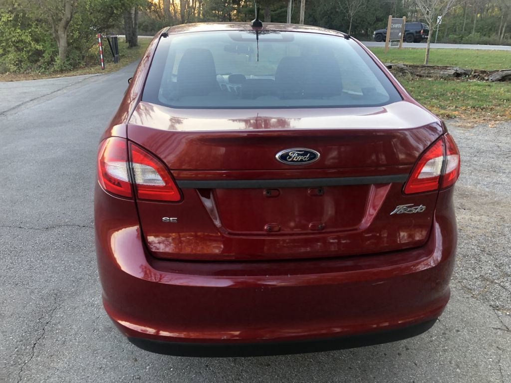 Used 2013 Ford Fiesta SE image 5