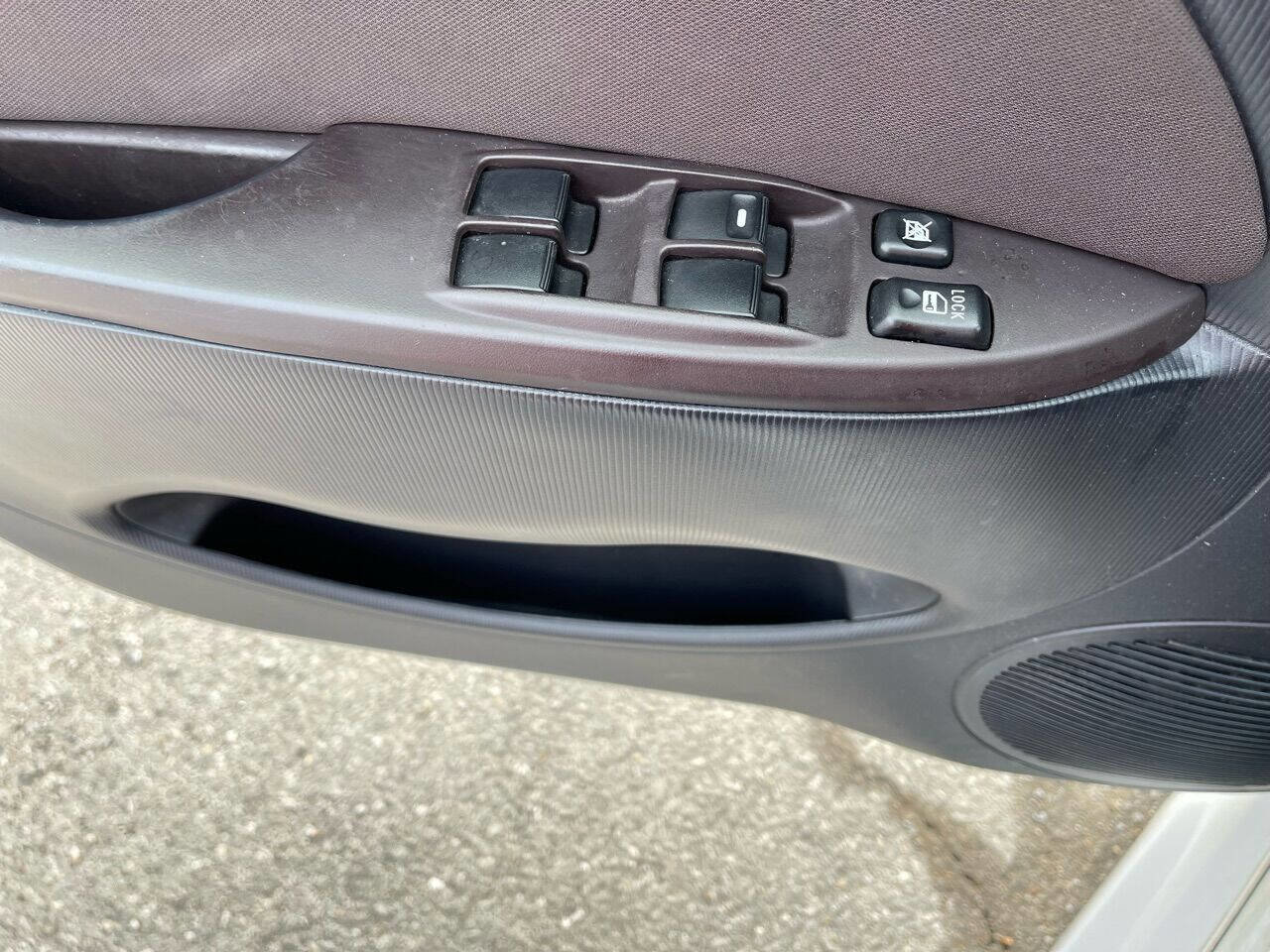 Used 2012 Mitsubishi i ES image 13