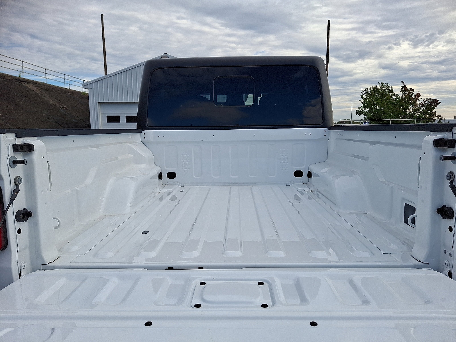 Certified 2024 Jeep Gladiator Sport image 28