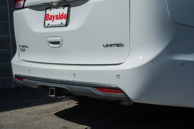 Used 2019 Chrysler Pacifica Limited FWD image 11