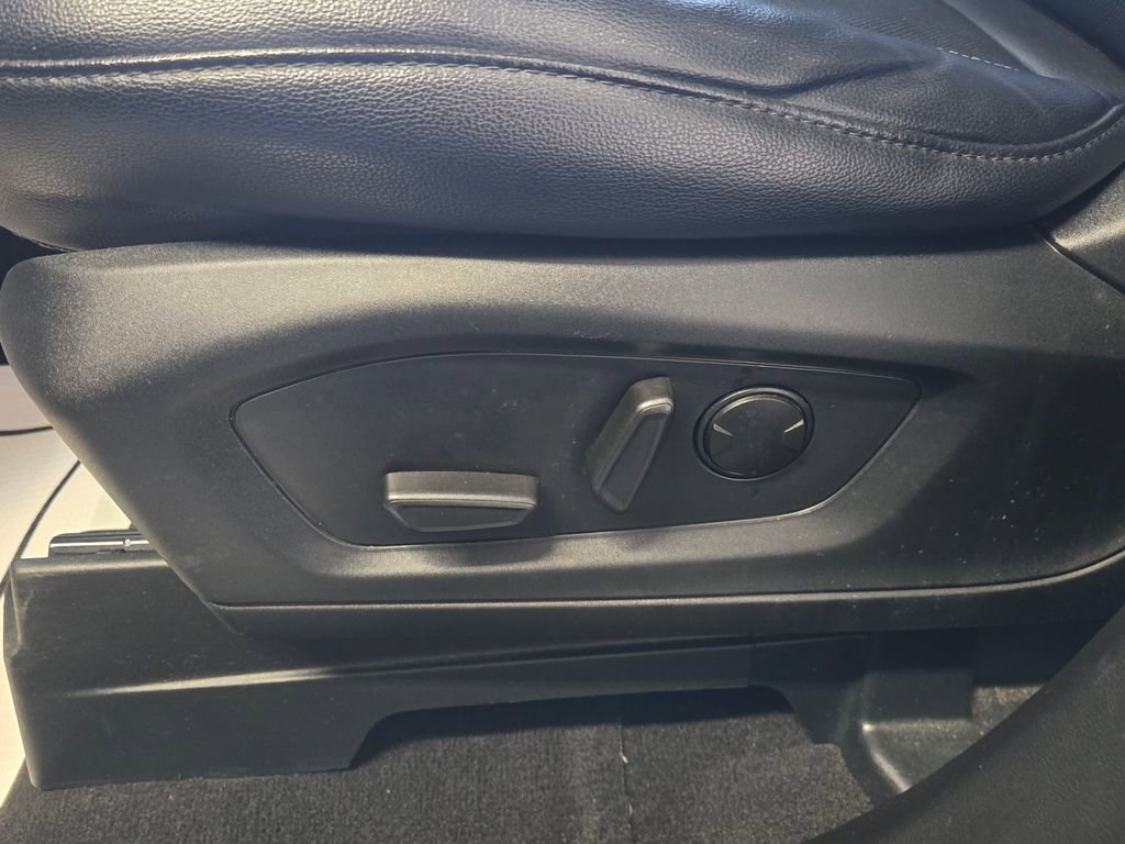 Used 2023 Ford Explorer Limited w/ Equipment Group 301A image 15