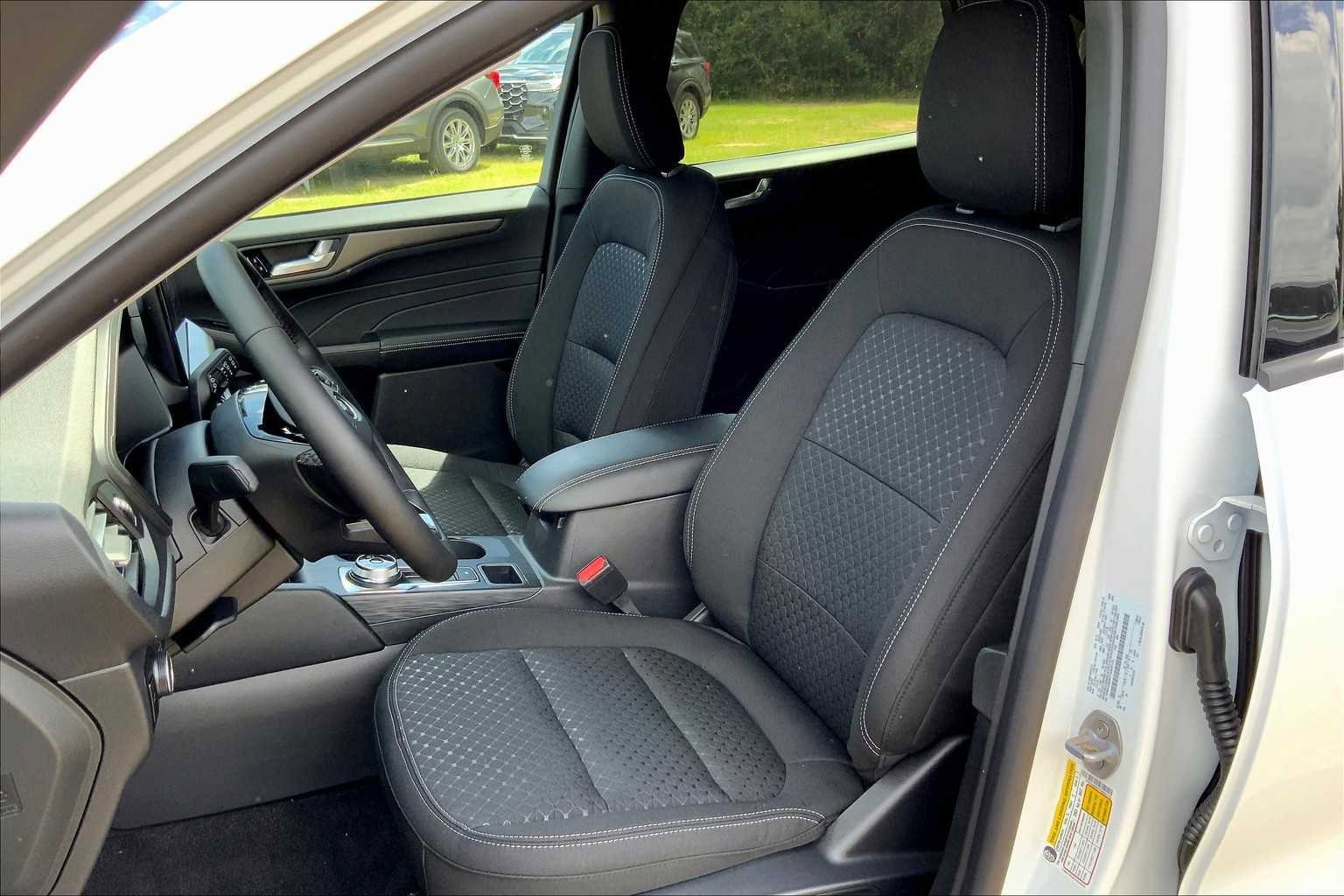 New 2026 Ford Escape Active w/ Active Premium Tech Pack FWD image 9