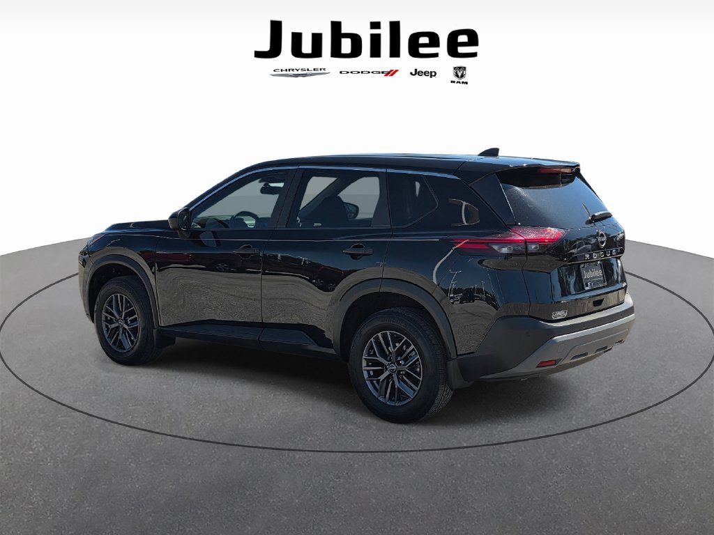 Used 2023 Nissan Rogue S FWD image 4