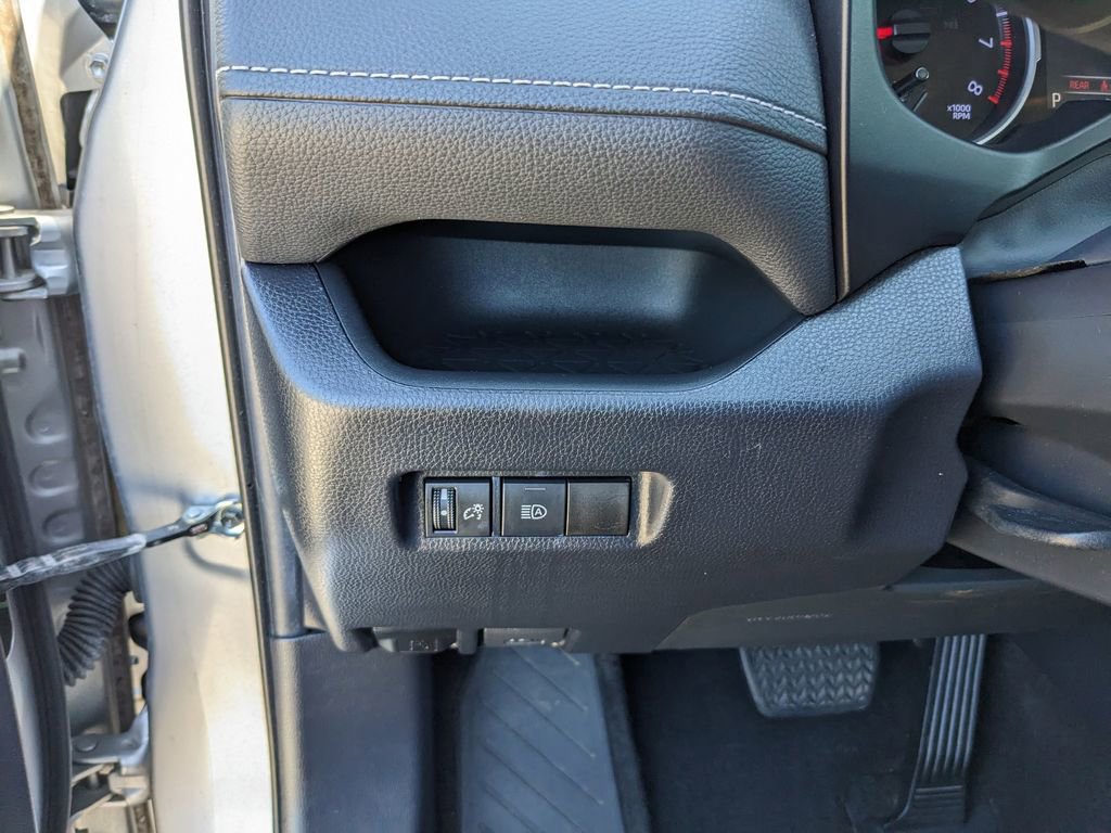 Used 2020 Toyota RAV4 LE image 28