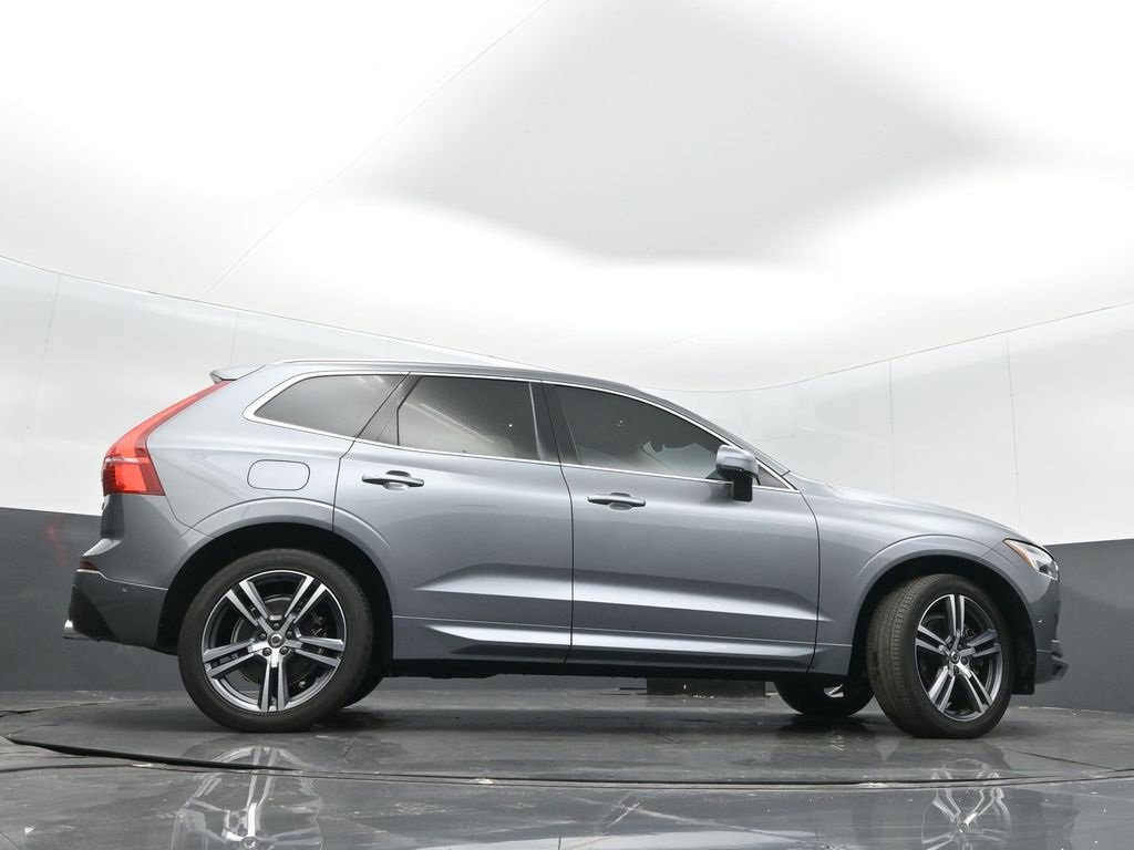 Used 2019 Volvo XC60 T6 Momentum w/ Multimedia Package image 37