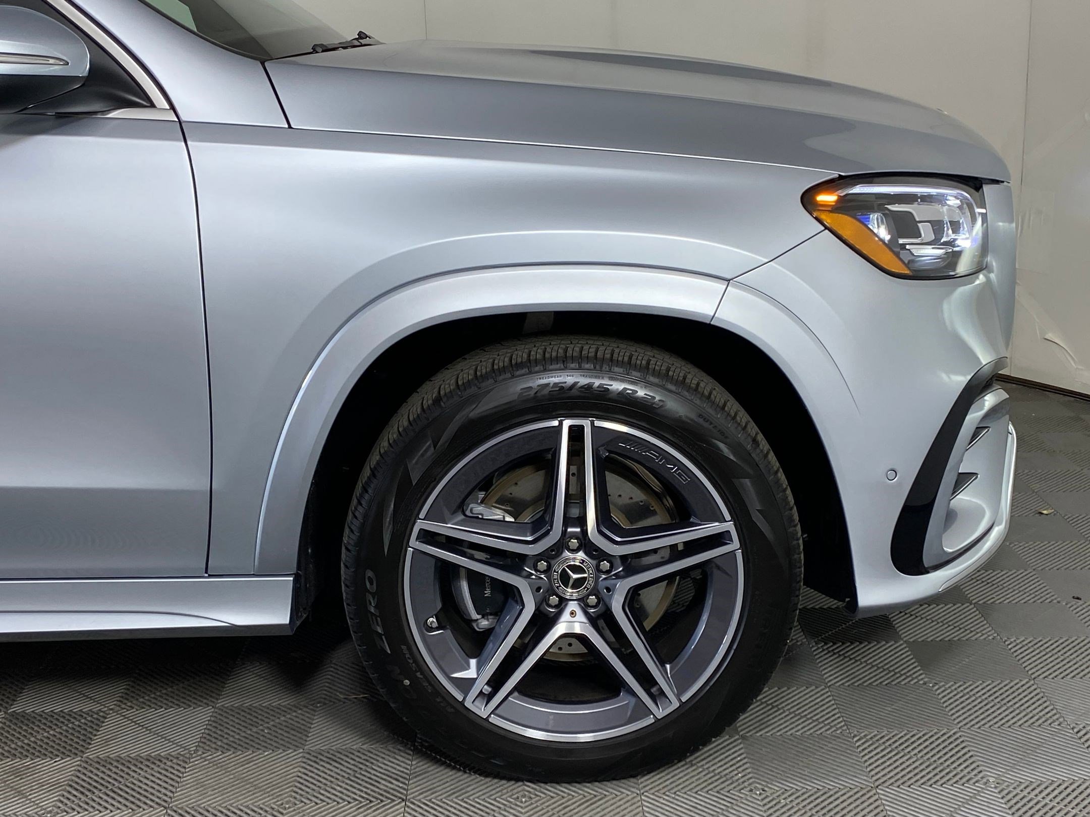 Used 2025 Mercedes-Benz GLS 450 4MATIC image 10