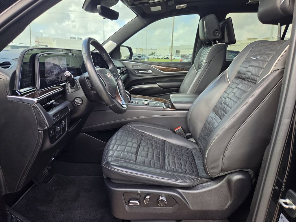 Used 2021 Cadillac Escalade Sport Platinum RWD image 26